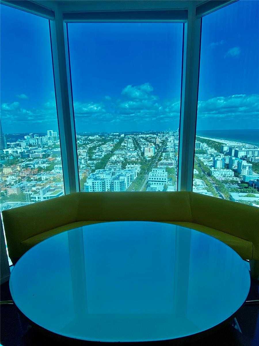 Small Image of 300 SOUTH POINTE DR #3204, Miami Beach Number 6