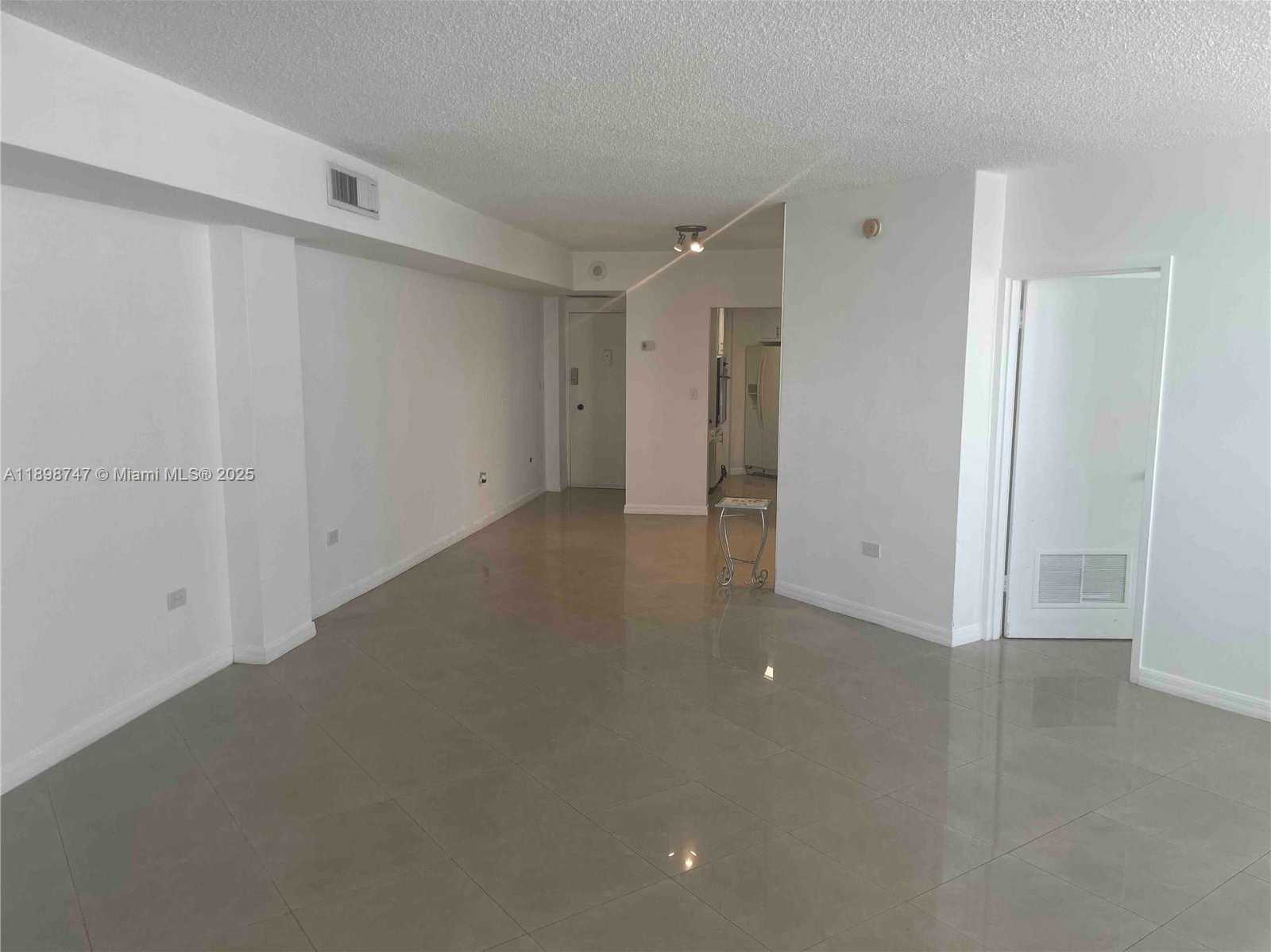 Small Image of 801 BRICKELL BAY DR #871, Miami Number 10