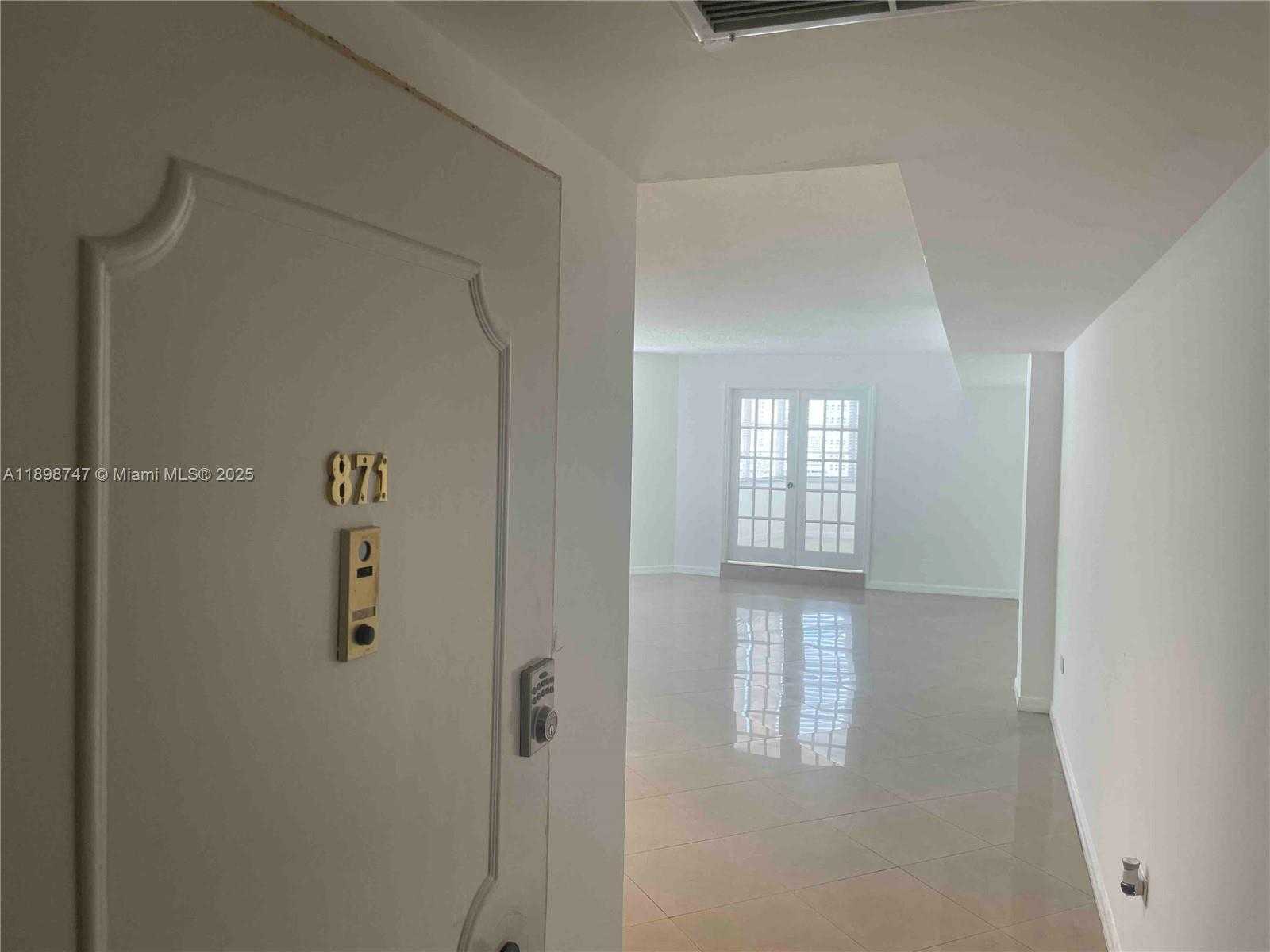 Small Image of 801 BRICKELL BAY DR #871, Miami Number 3