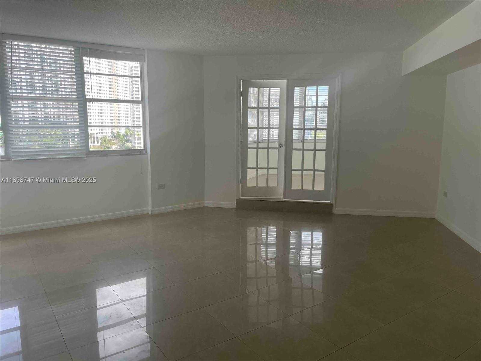 Small Image of 801 BRICKELL BAY DR #871, Miami Number 7