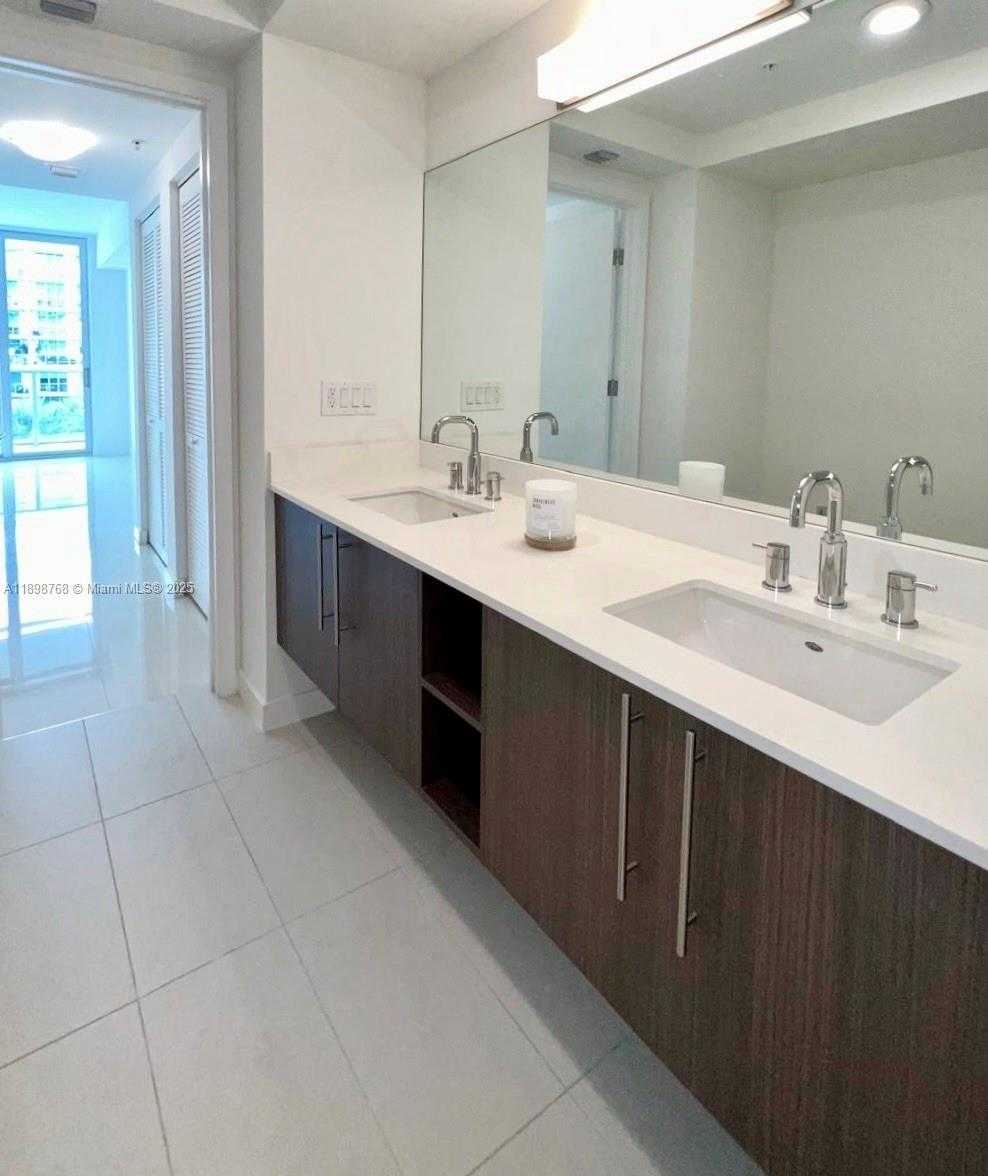 Imagen de Pequeño Objeto