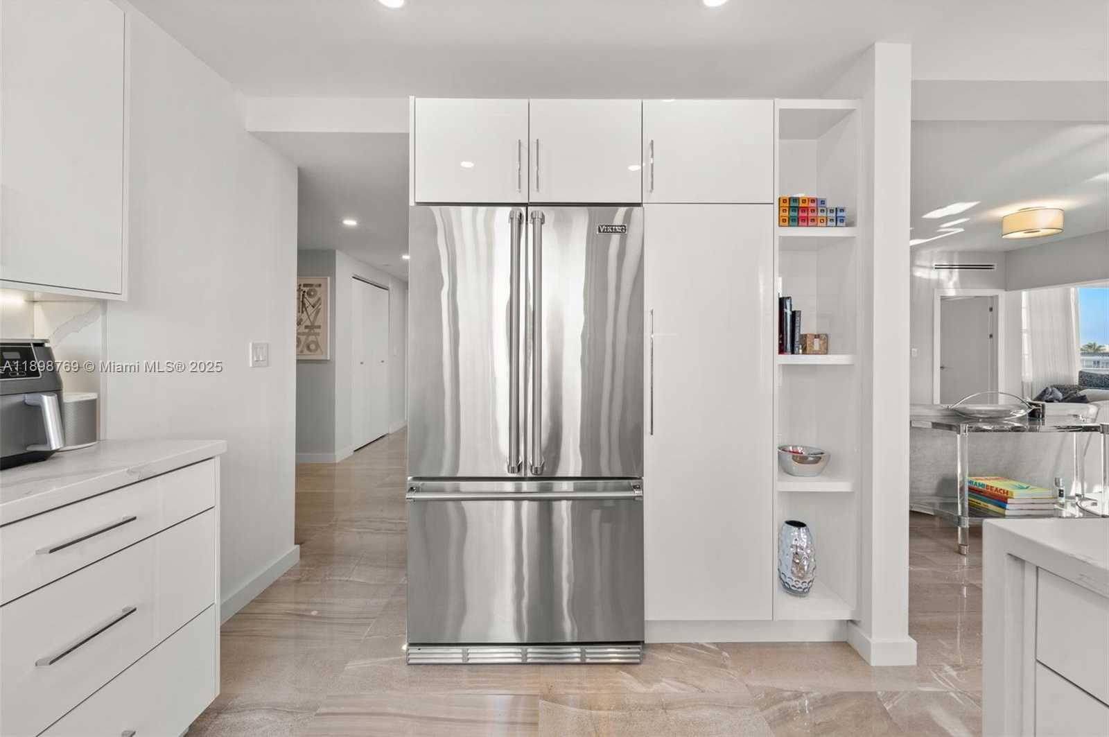Small Image of 16 ISLAND AVE #7C, Miami Beach Number 10