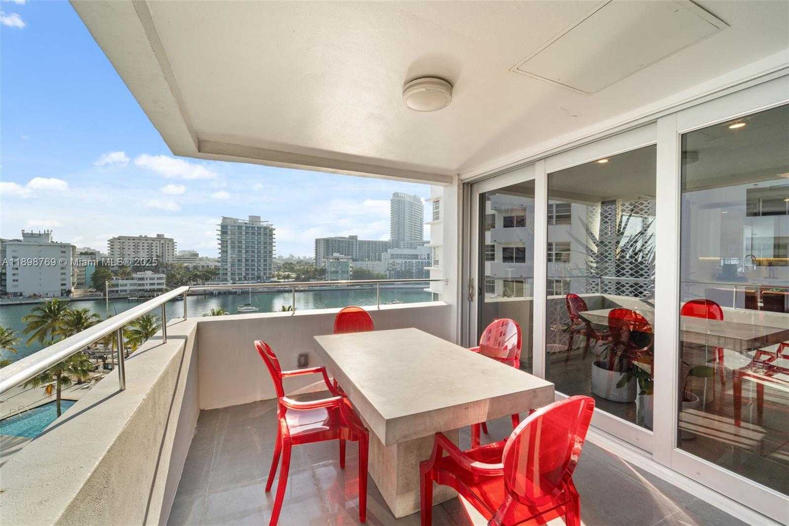 Small Image of 16 ISLAND AVE #7C, Miami Beach Number 15