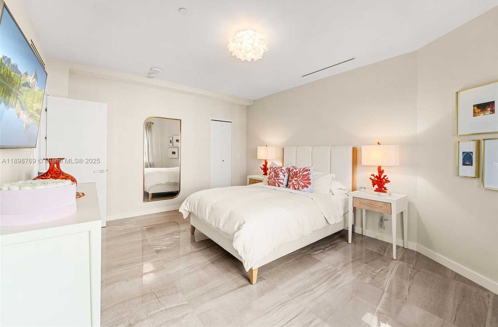Small Image of 16 ISLAND AVE #7C, Miami Beach Number 21