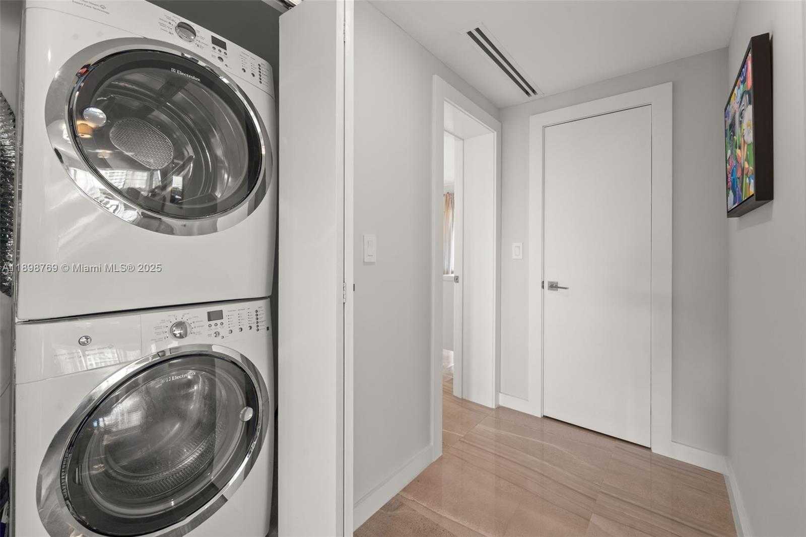 Small Image of 16 ISLAND AVE #7C, Miami Beach Number 31