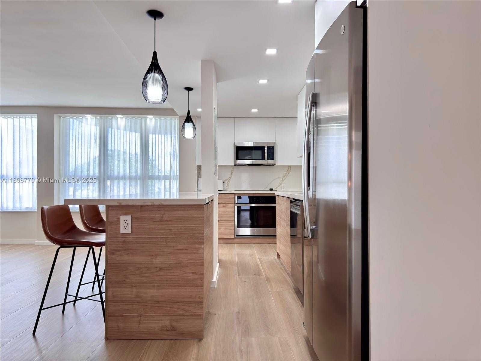 Small Image of 10230 COLLINS AVE #102, Bal Harbour Number 11