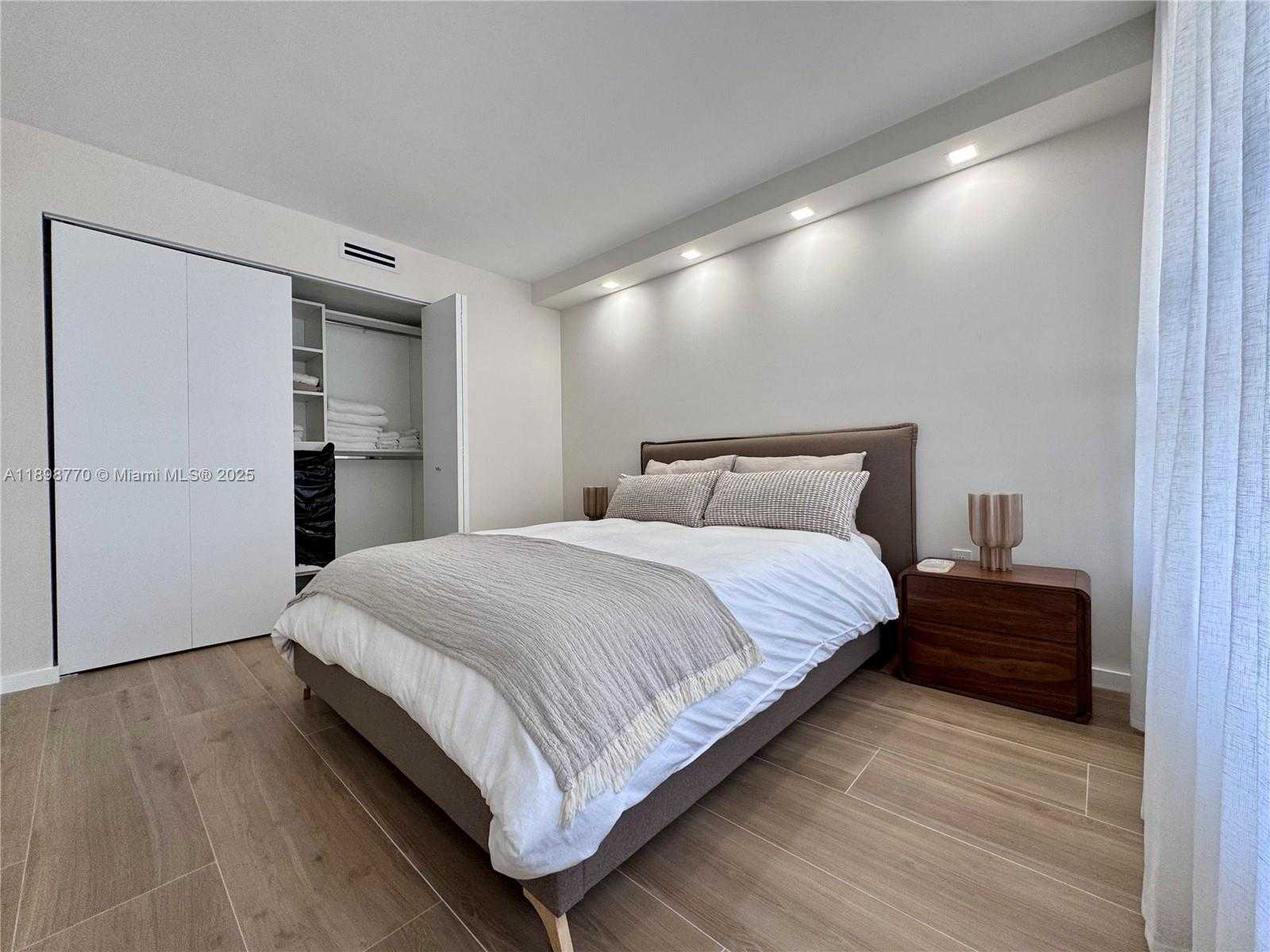 Small Image of 10230 COLLINS AVE #102, Bal Harbour Number 13
