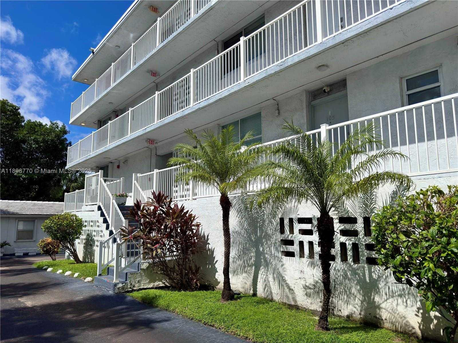 Small Image of 10230 COLLINS AVE #102, Bal Harbour Number 20