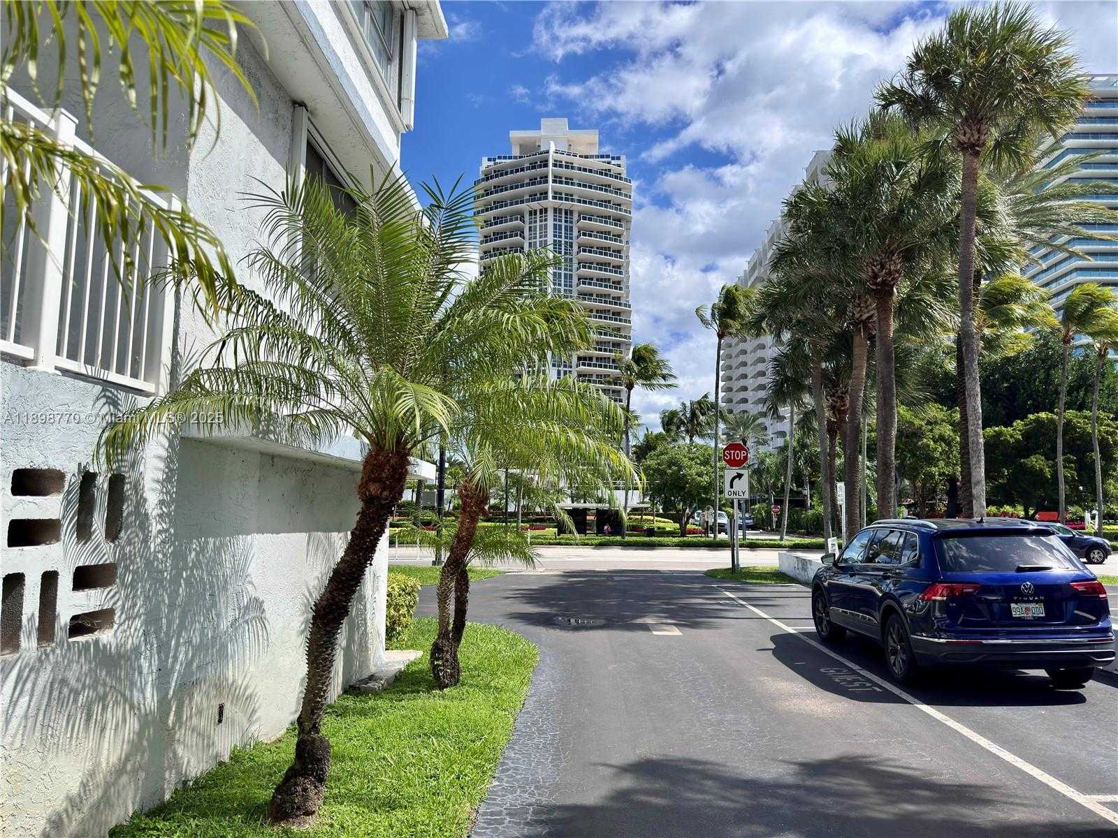 Small Image of 10230 COLLINS AVE #102, Bal Harbour Number 21