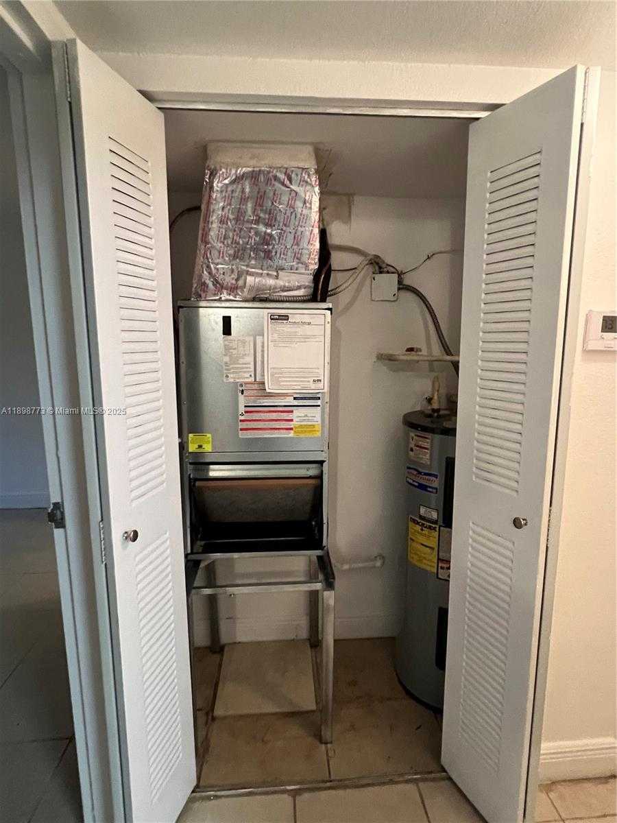 Small Image of 5201 GENEVA WAY #102, Doral Number 11