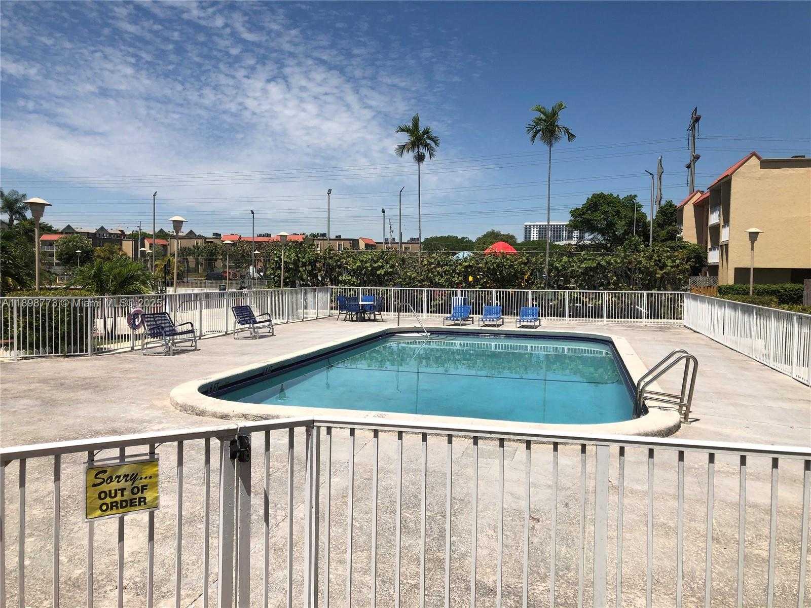 Small Image of 5201 GENEVA WAY #102, Doral Number 15