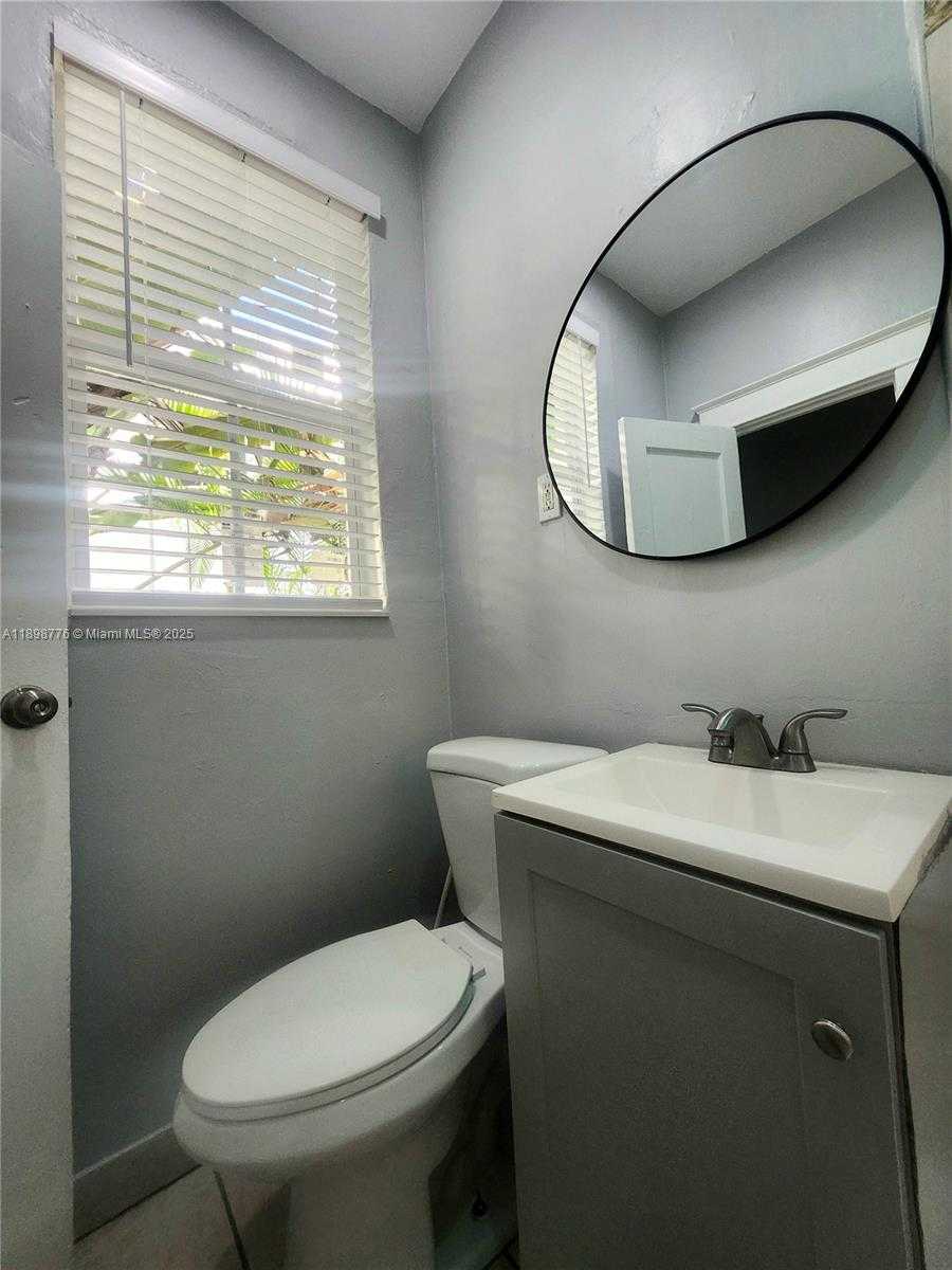 Small Image of 1507 MERIDIAN AVE #2, Miami Beach Number 12