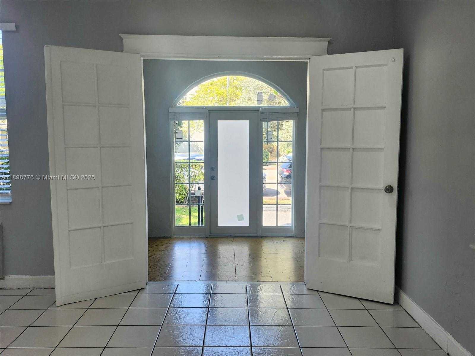 Small Image of 1507 MERIDIAN AVE #2, Miami Beach Number 13