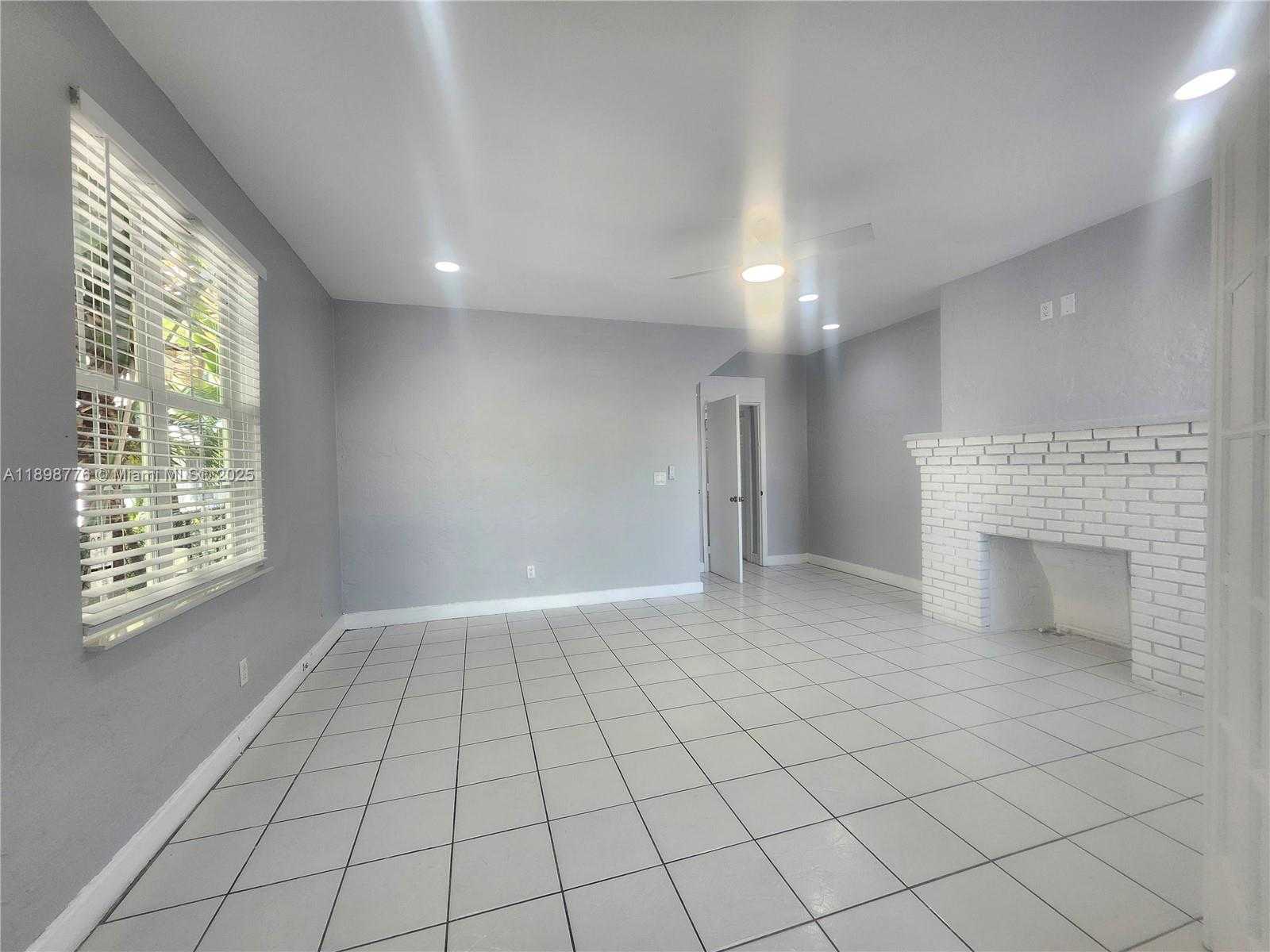 Small Image of 1507 MERIDIAN AVE #2, Miami Beach Number 5