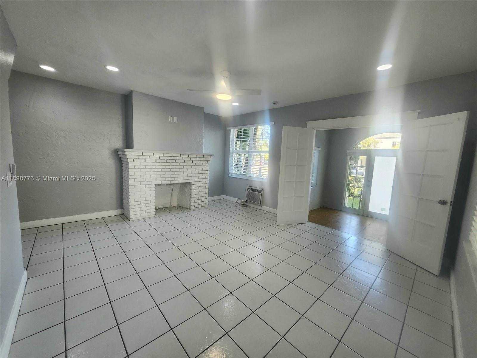 Small Image of 1507 MERIDIAN AVE #2, Miami Beach Number 6
