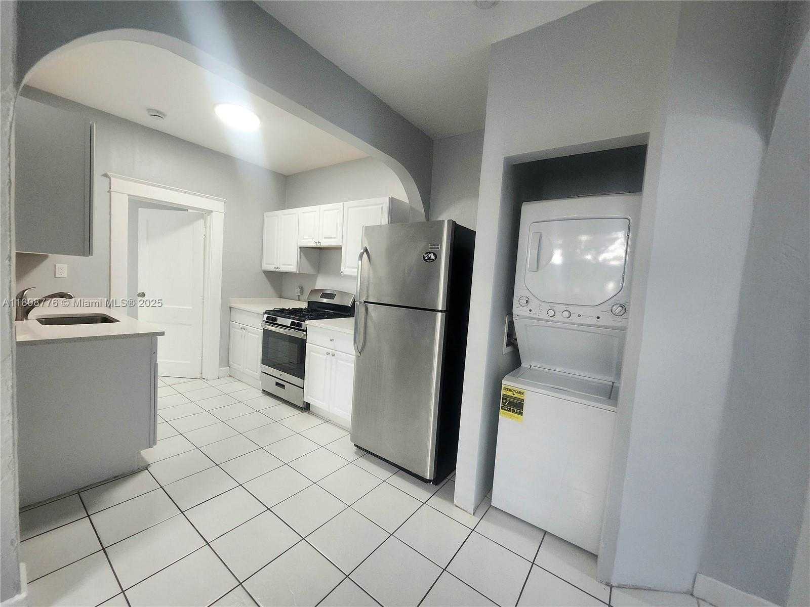Small Image of 1507 MERIDIAN AVE #2, Miami Beach Number 7