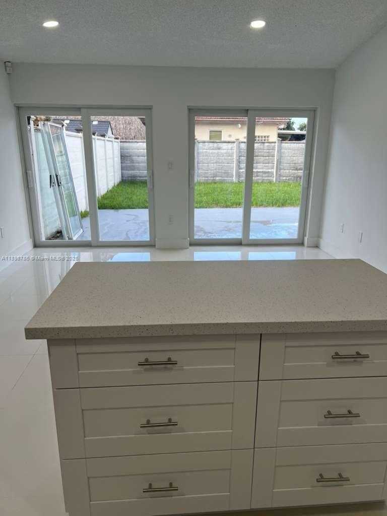 Small Image of 14845 SOUTH WEST 36TH TER, Miami Number 4
