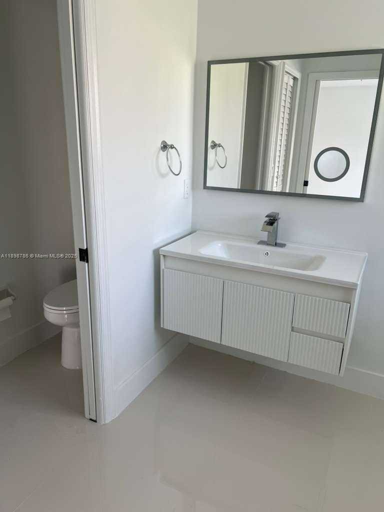 Small Image of 14845 SOUTH WEST 36TH TER, Miami Number 6