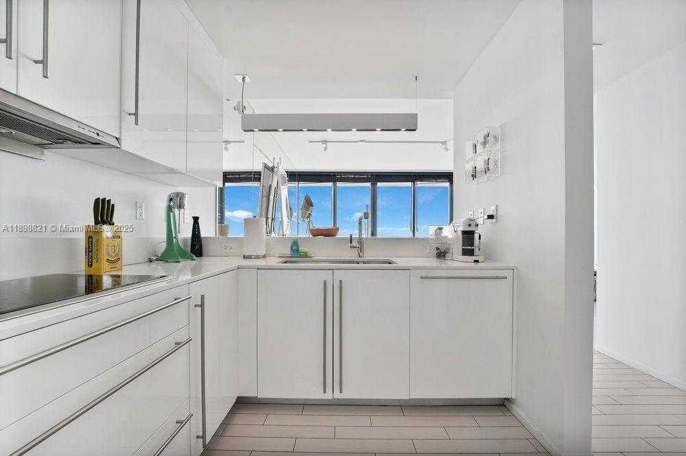 Small Image of 2201 COLLINS AVE #628, Miami Beach Number 12