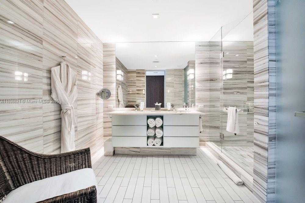 Small Image of 2201 COLLINS AVE #628, Miami Beach Number 14