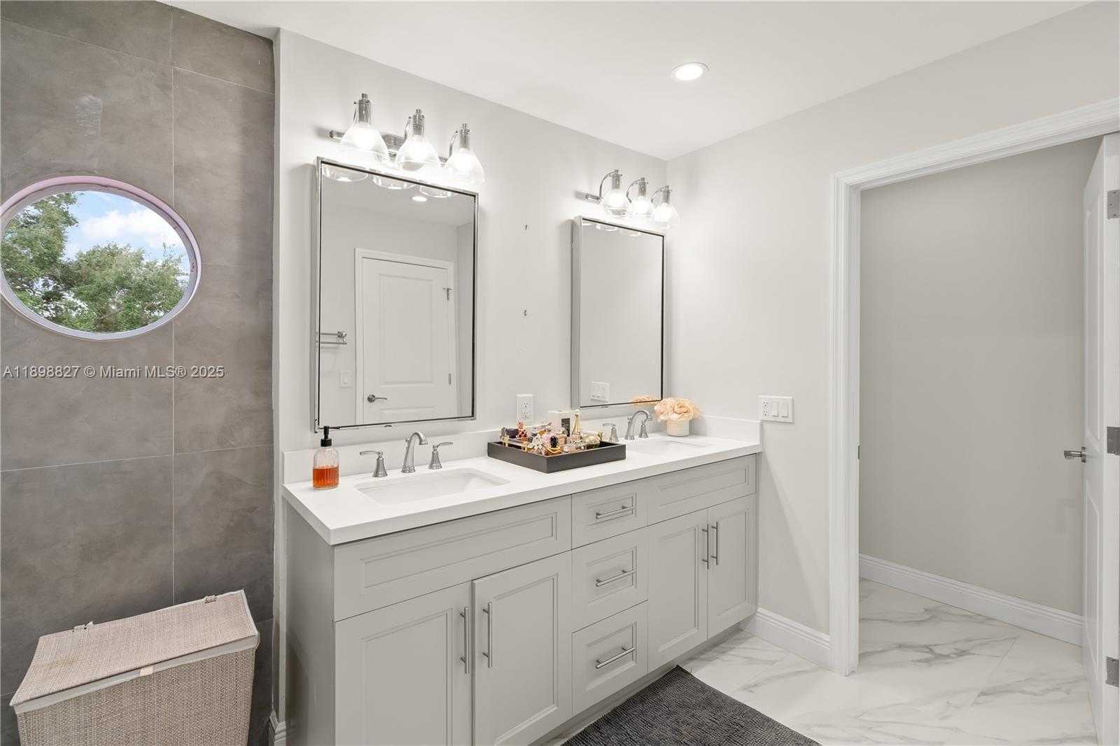 Small Image of 16113 OPAL CREEK DR, Weston Number 20