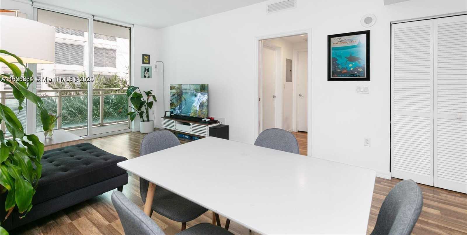 Small Image of 950 BRICKELL BAY DR #403, Miami Number 2