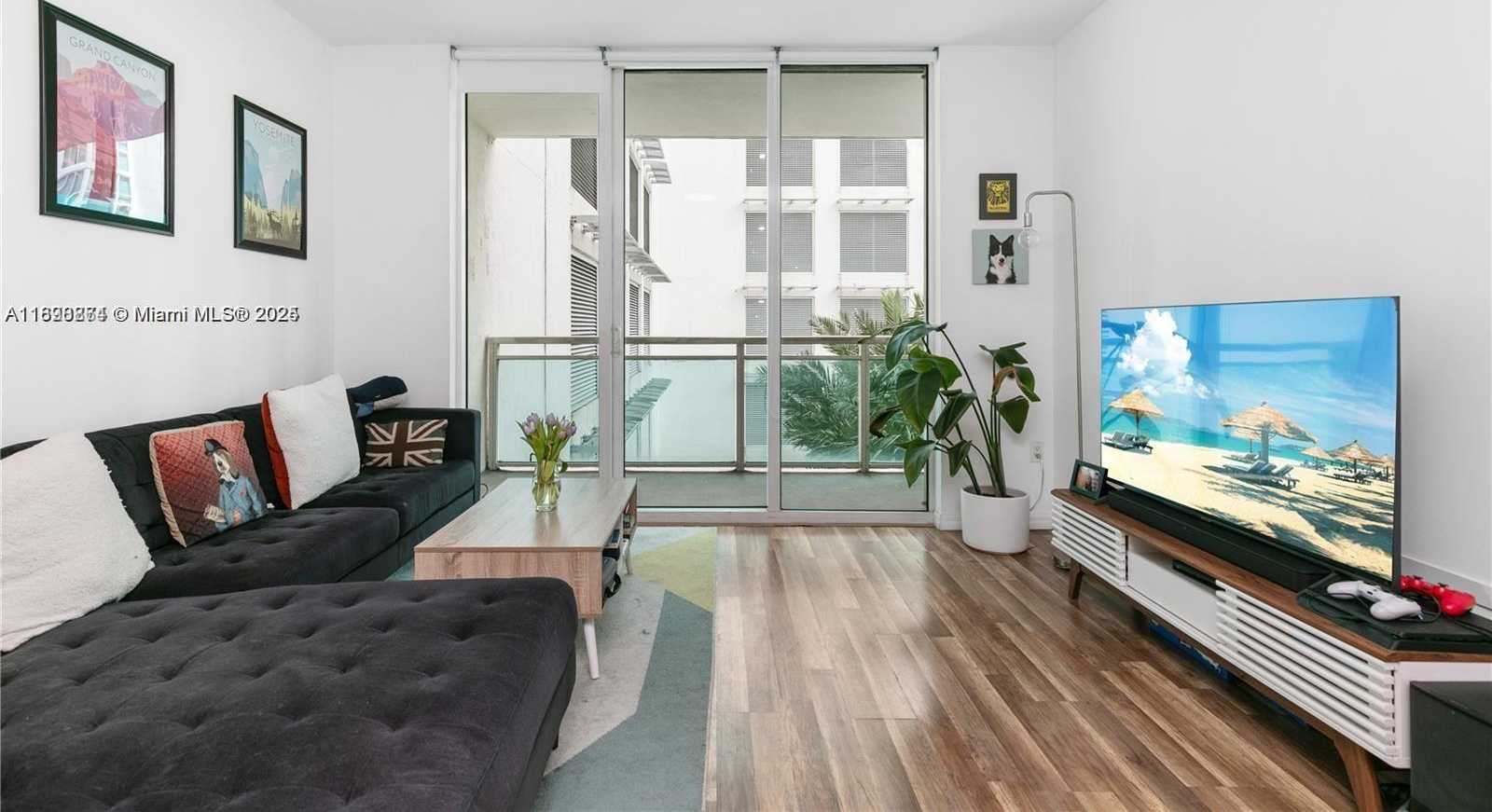 Small Image of 950 BRICKELL BAY DR #403, Miami Number 3