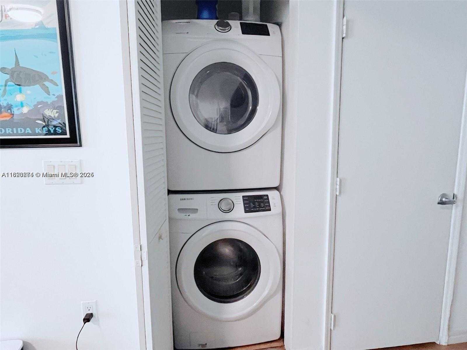 Small Image of 950 BRICKELL BAY DR #403, Miami Number 5