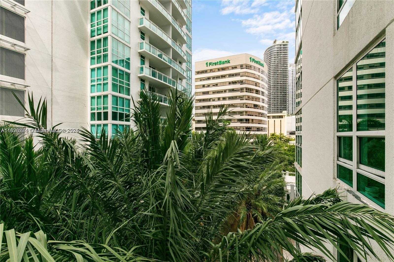 Small Image of 950 BRICKELL BAY DR #403, Miami Number 6
