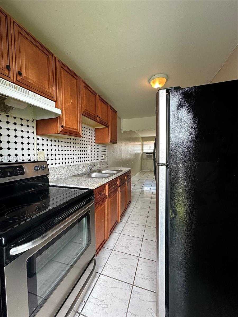 Small Image of 5797 FLAGLER ST #2, Hollywood Number 4