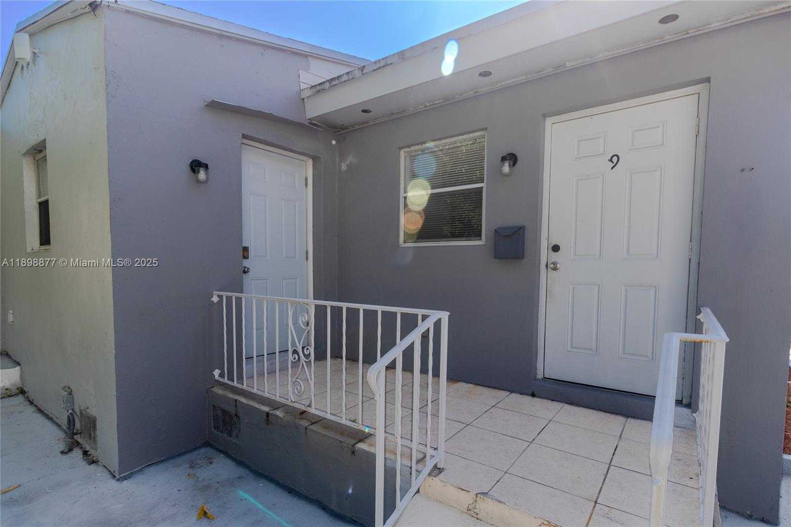 Small Image of 1840 FILLMORE ST #9, Hollywood Number 11