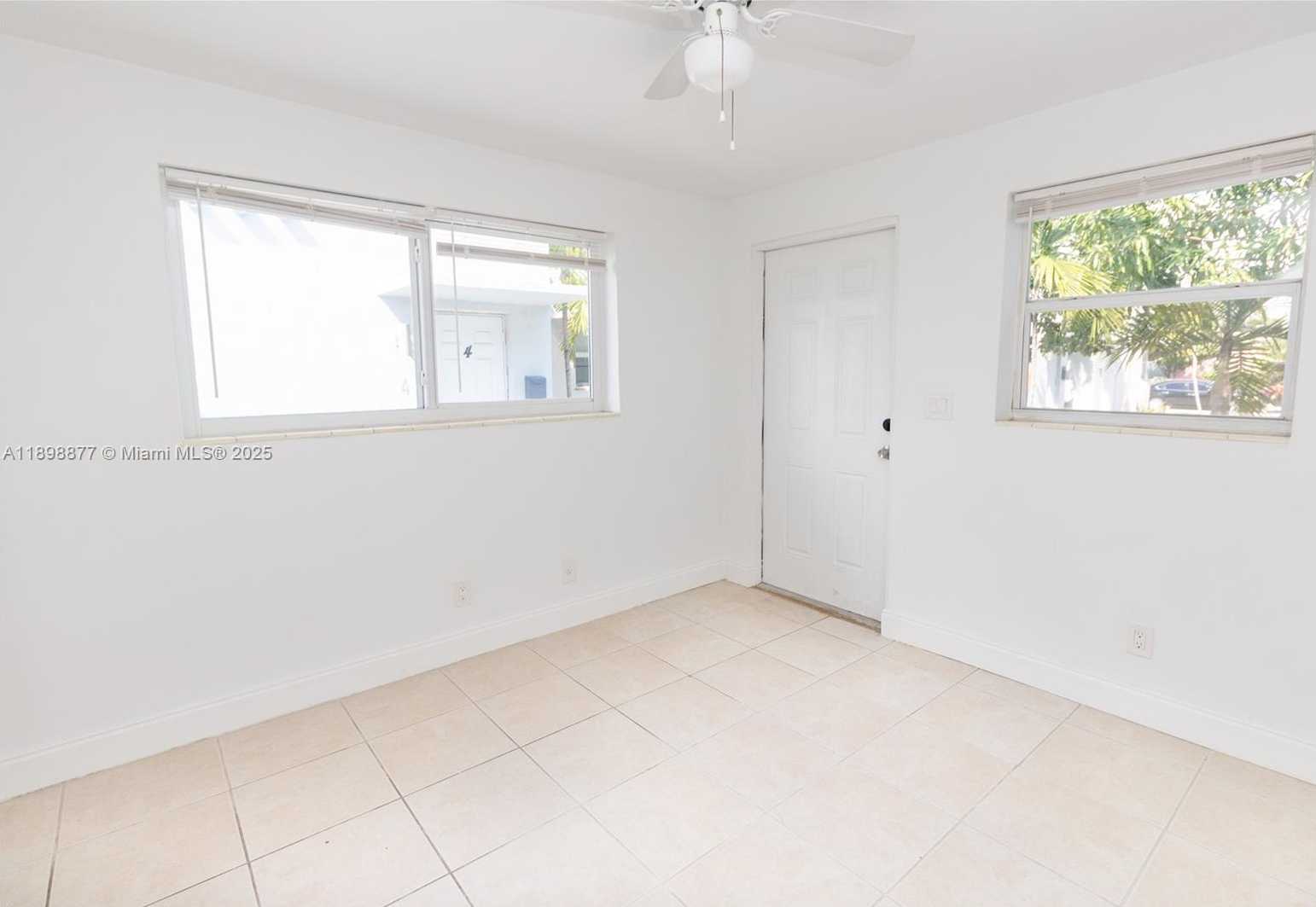 Small Image of 1840 FILLMORE ST #9, Hollywood Number 5