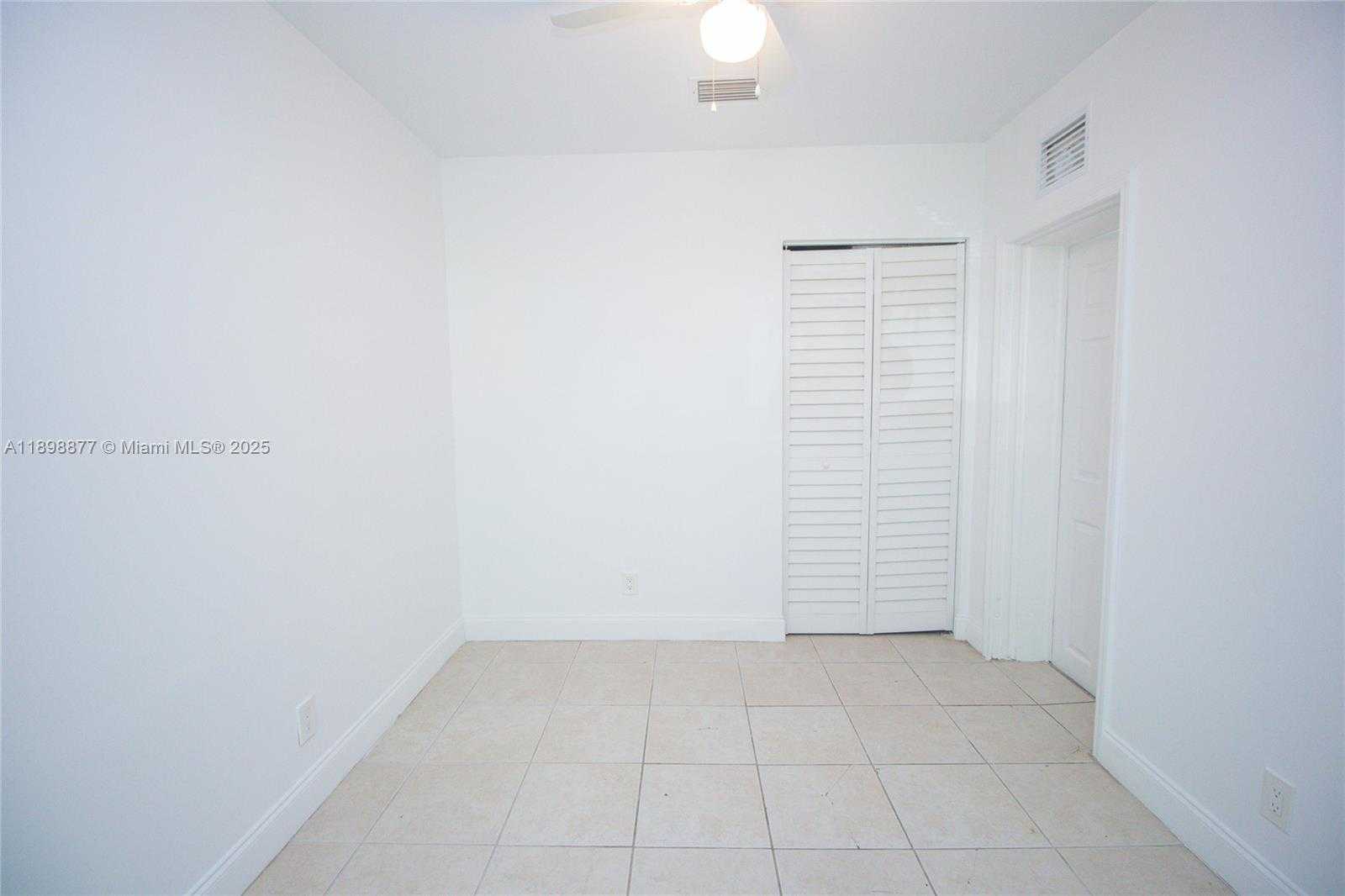 Small Image of 1840 FILLMORE ST #9, Hollywood Number 8