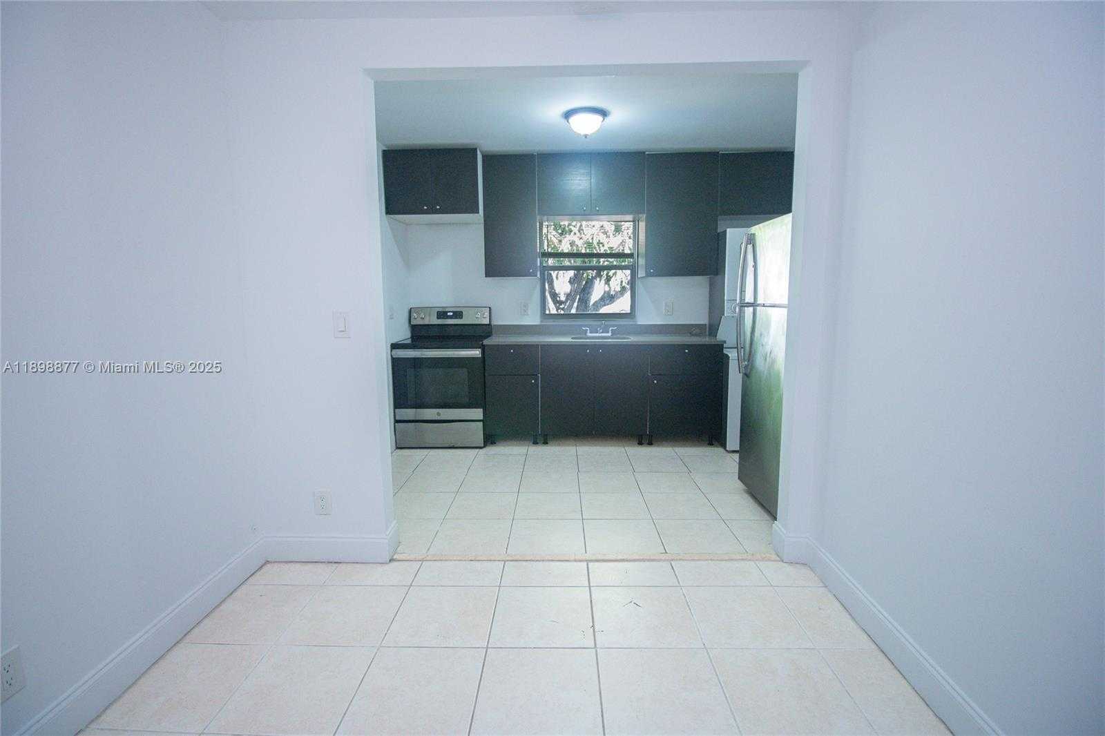 Small Image of 1840 FILLMORE ST #9, Hollywood Number 9