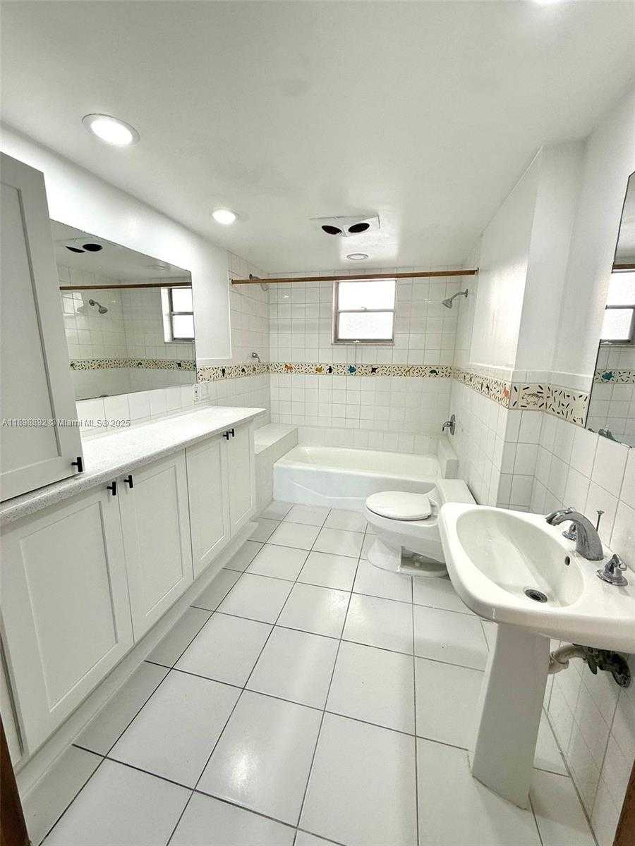 Small Image of 20111 NORTH EAST 27TH CT #K107, Aventura Number 19