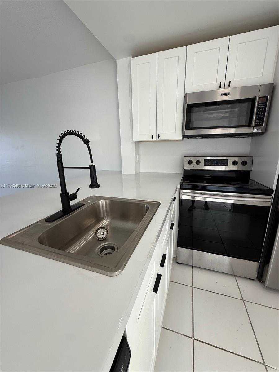 Small Image of 20111 NORTH EAST 27TH CT #K107, Aventura Number 2