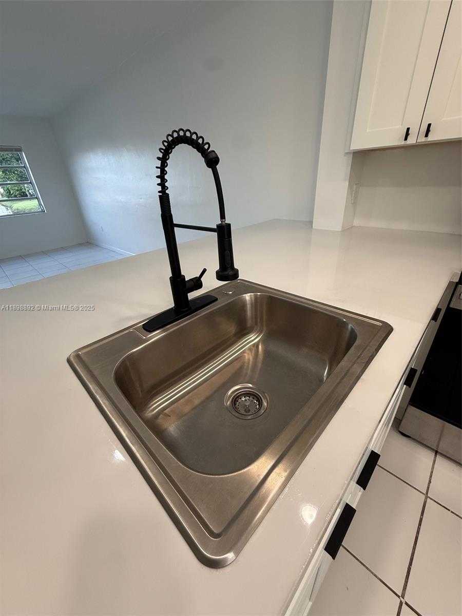 Small Image of 20111 NORTH EAST 27TH CT #K107, Aventura Number 4