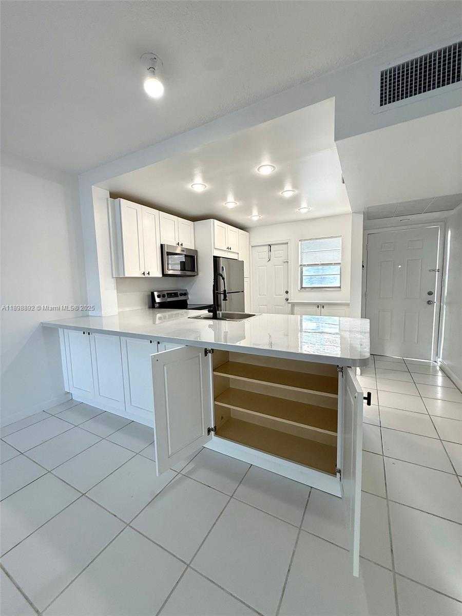 Small Image of 20111 NORTH EAST 27TH CT #K107, Aventura Number 6