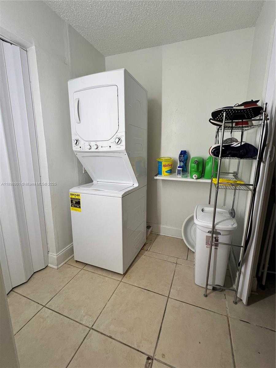 Small Image of 8879 FONTAINEBLEAU BLVD #105, Miami Number 10
