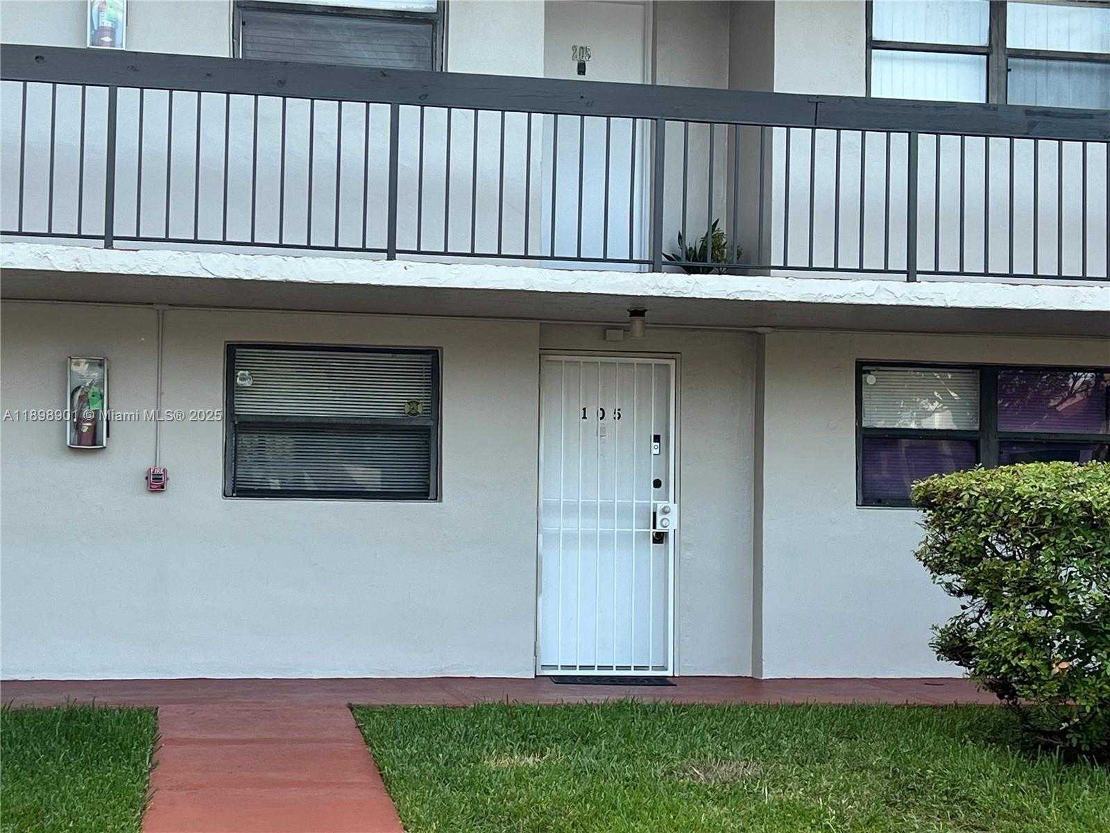 Small Image of 8879 FONTAINEBLEAU BLVD #105, Miami Number 14