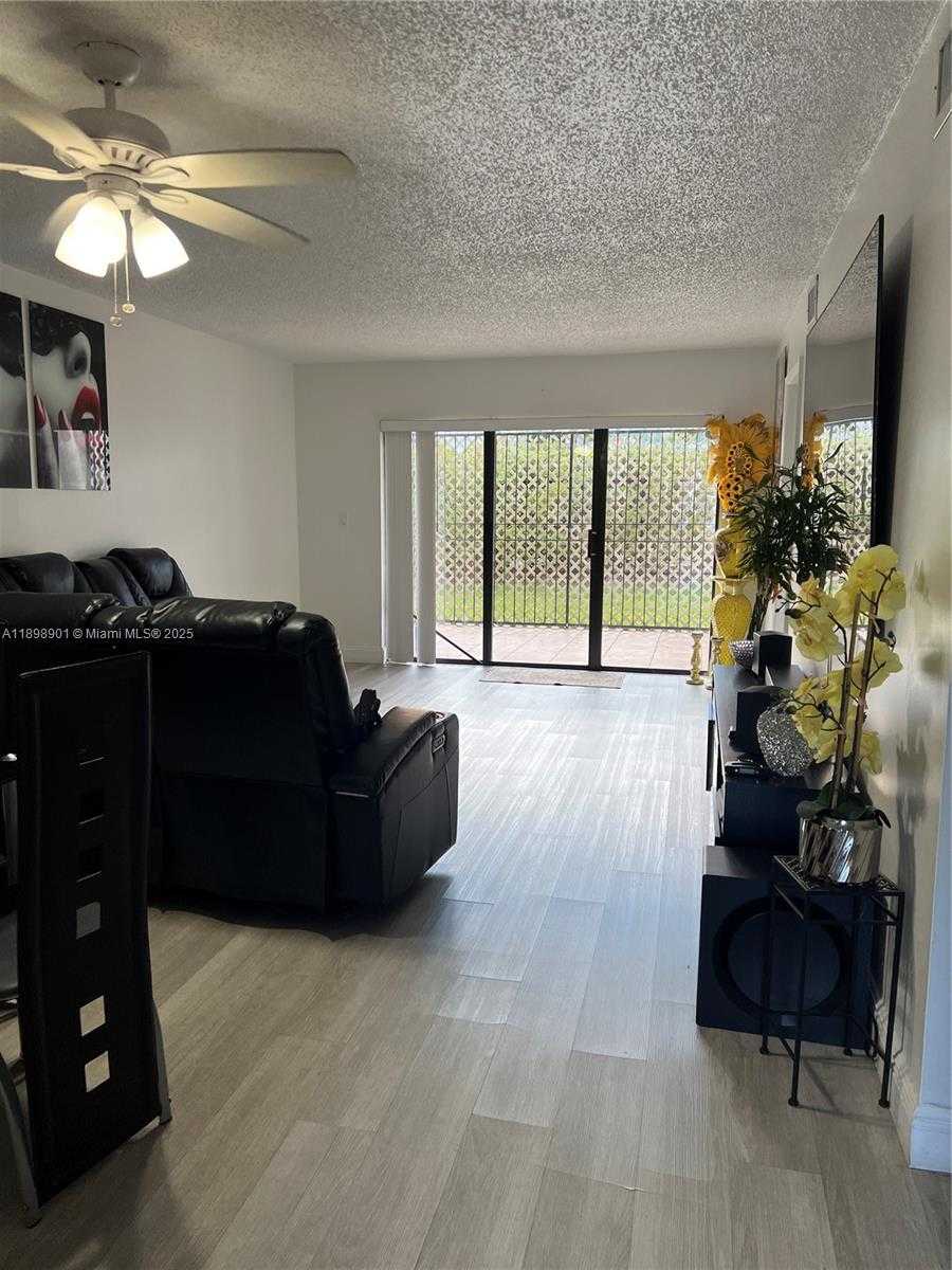 Small Image of 8879 FONTAINEBLEAU BLVD #105, Miami Number 4