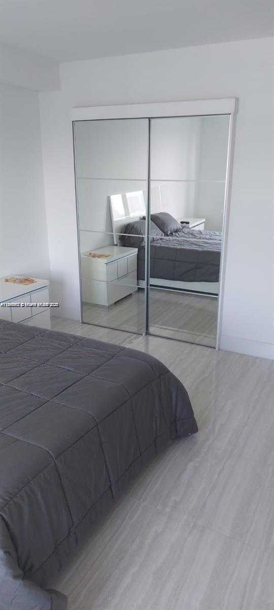 Small Image of 400 KINGS POINT DR #1111, Sunny Isles Beach Number 8