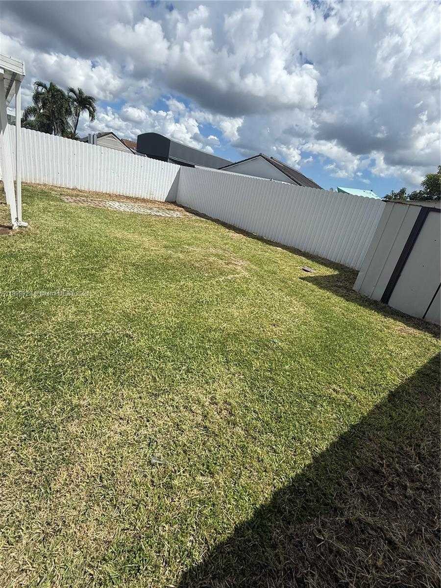 Small Image of 17913 SOUTH WEST 145TH AVE, Miami Number 11