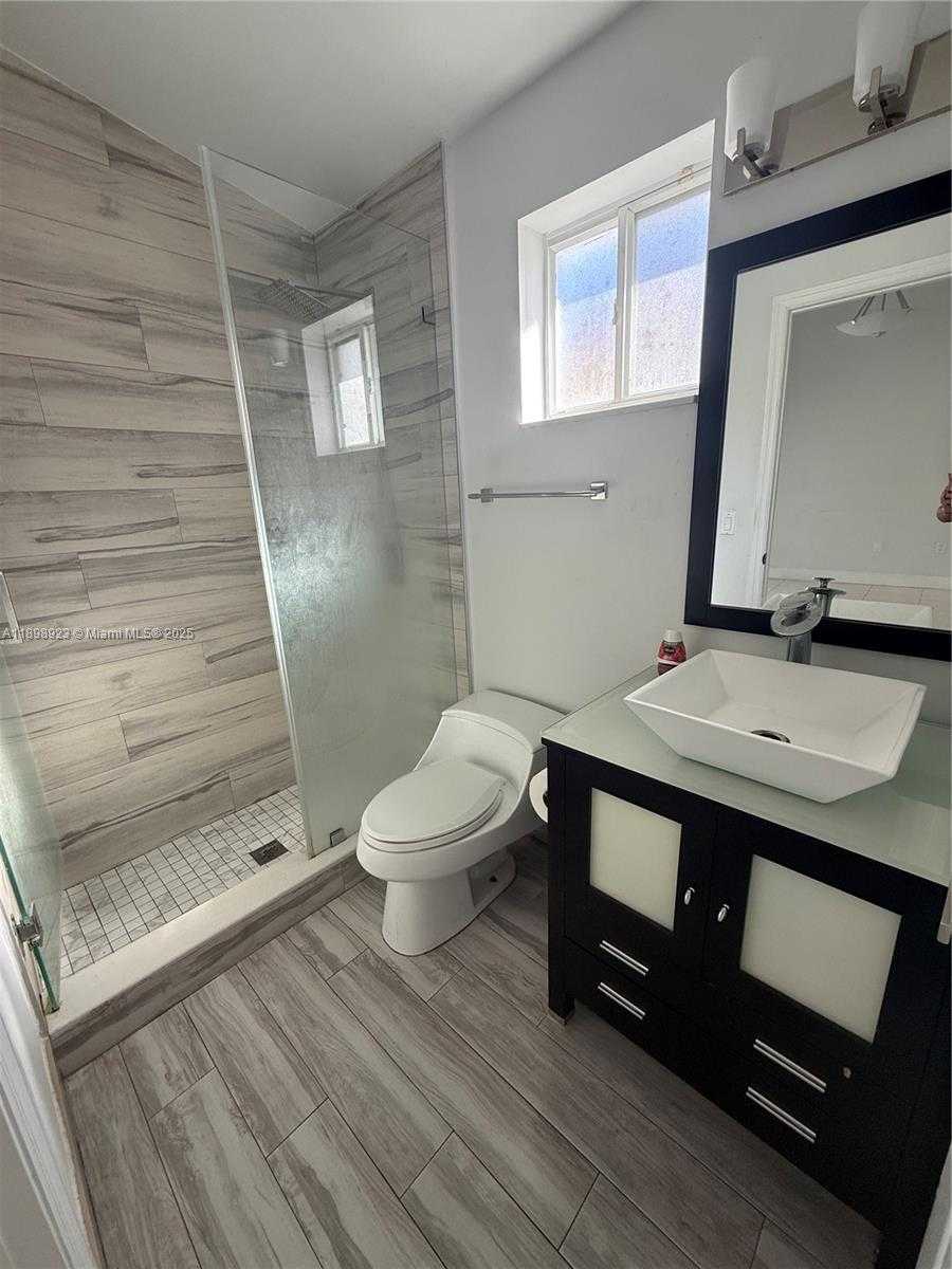 Small Image of 17913 SOUTH WEST 145TH AVE, Miami Number 6