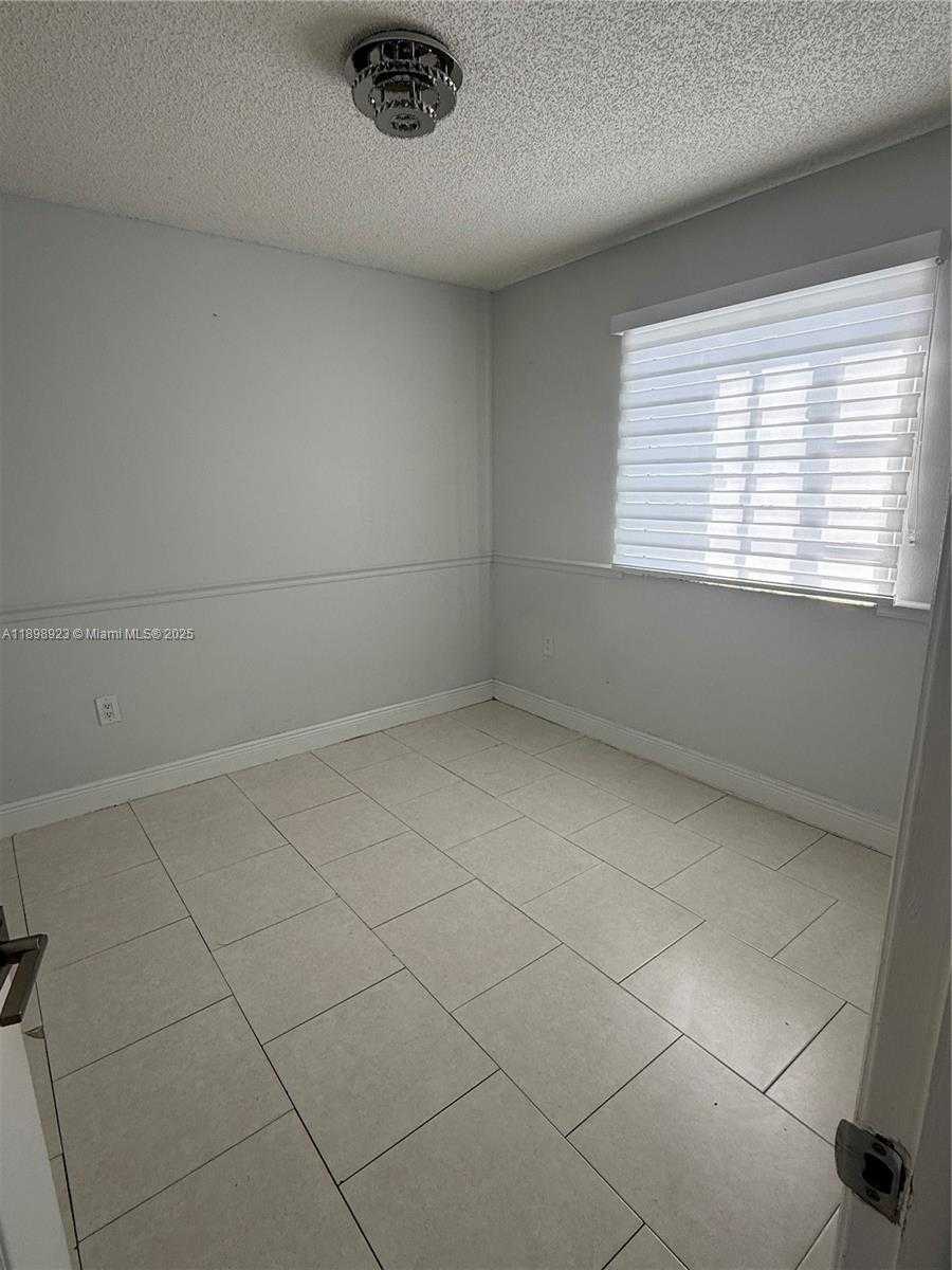 Small Image of 17913 SOUTH WEST 145TH AVE, Miami Number 7