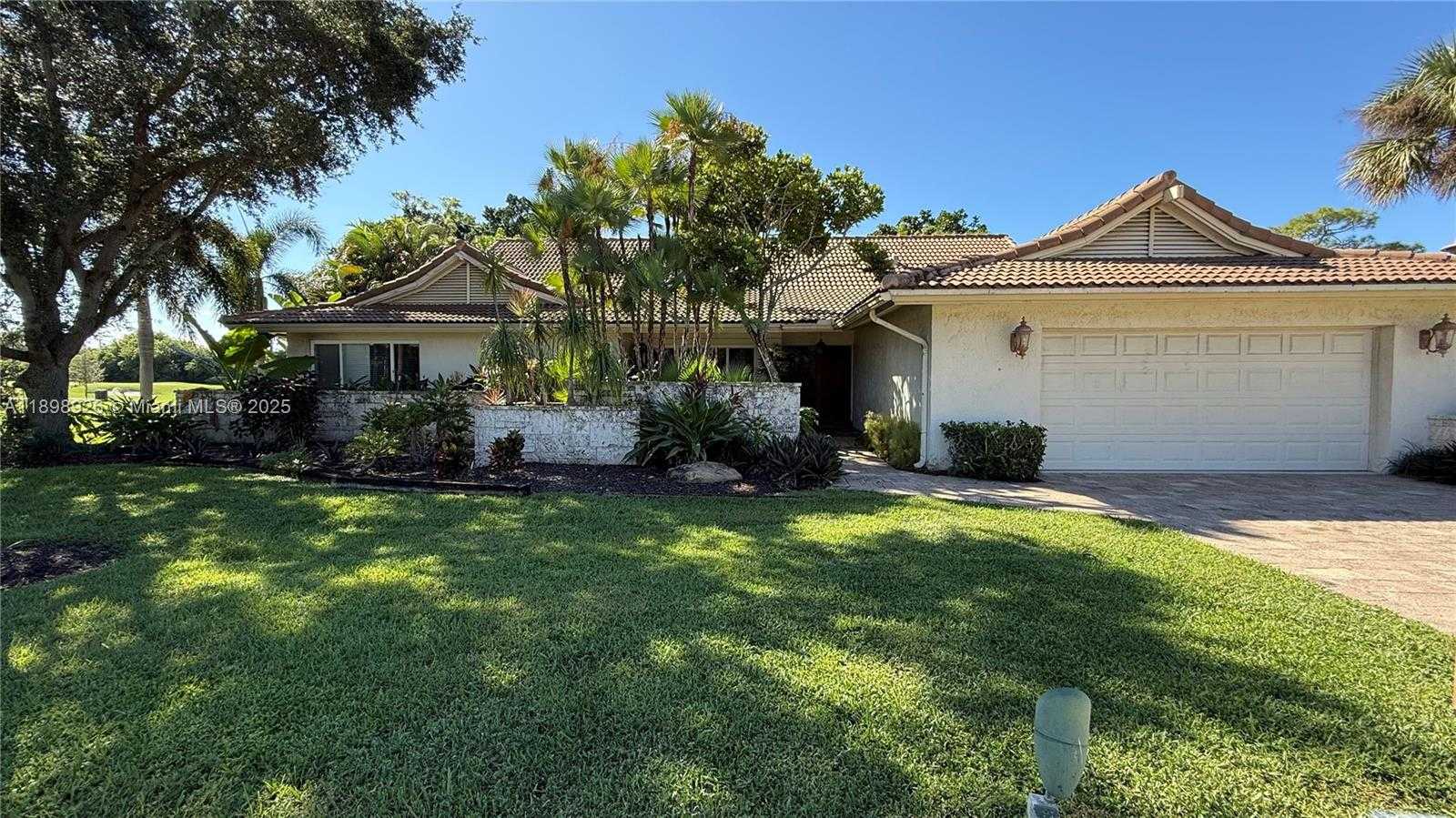 Small Image of 10134 BOCA WOODS LN #10134, Boca Raton Number 12