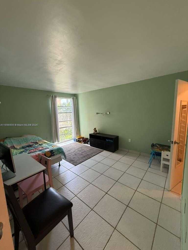Small Image of 17560 ATLANTIC BLVD #414, Sunny Isles Beach Number 12