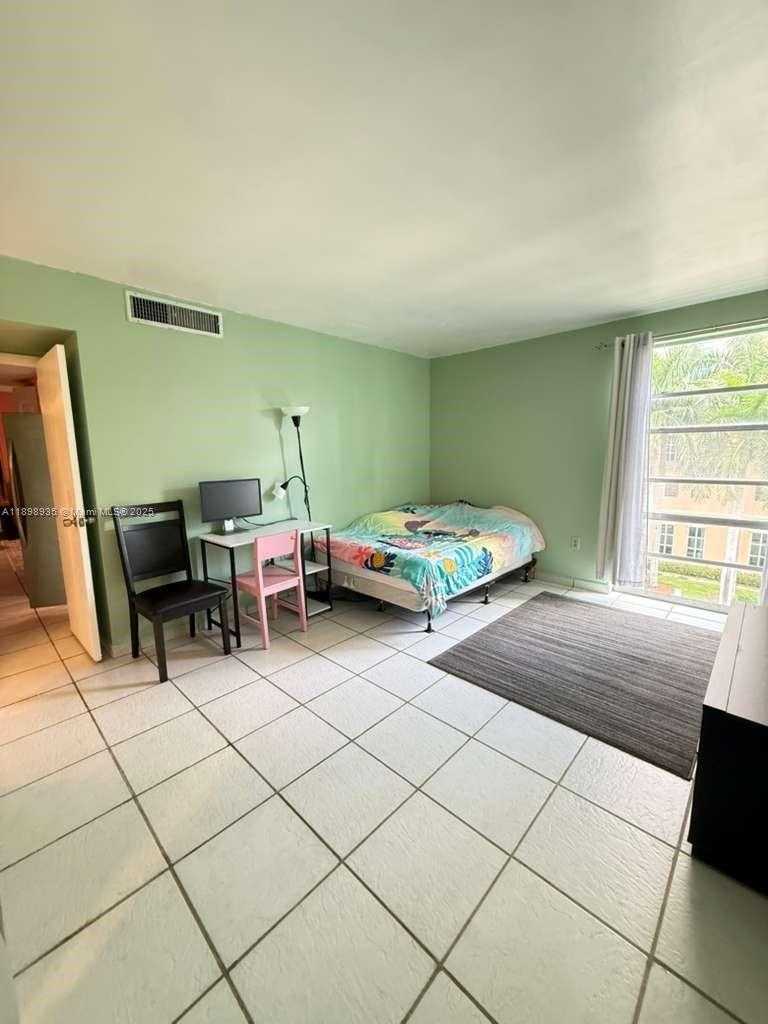 Small Image of 17560 ATLANTIC BLVD #414, Sunny Isles Beach Number 13