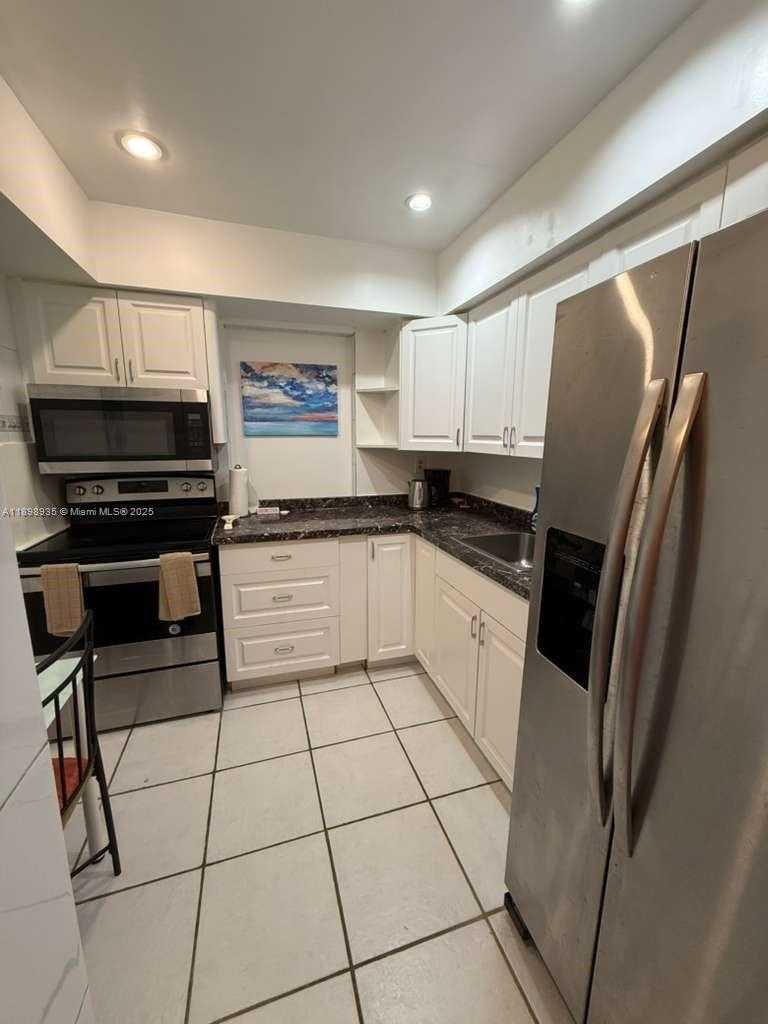 Small Image of 17560 ATLANTIC BLVD #414, Sunny Isles Beach Number 5