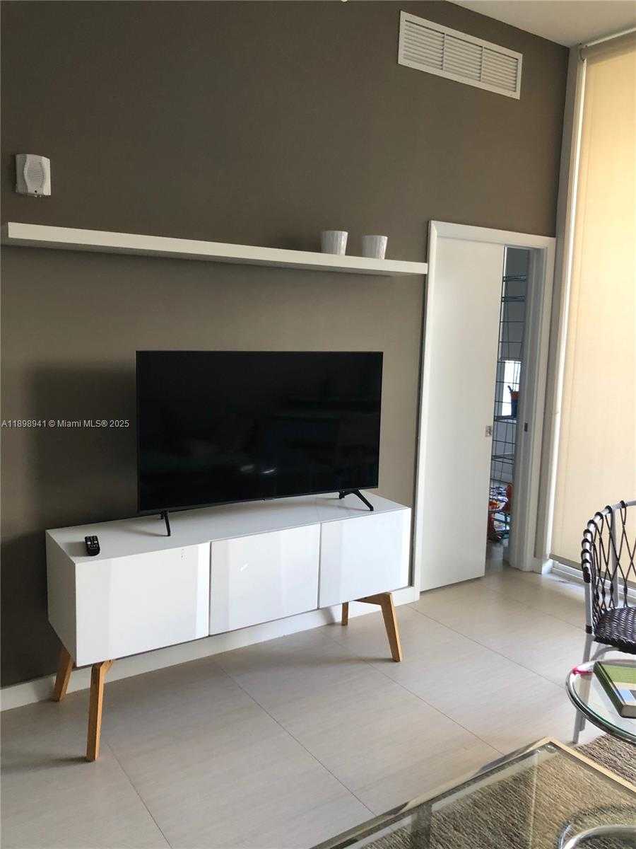 Small Image of Miami Beach Number 9